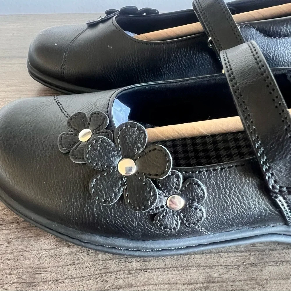 Rachel Shoes Sara Flowered Mary Jane Shoe Size 1.5 #B1132